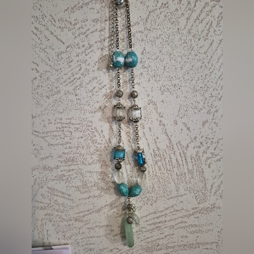 Vintahe Avon Elegant Silver and Turquoise Necklace